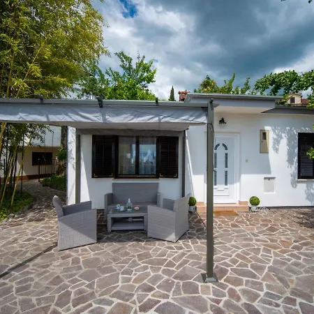 Erminia By Interhome لوفغان